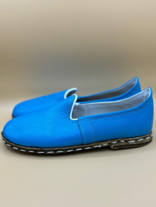 Charook Helblau – Handgefertigte Leder-Loafer in strahlendem Hellblau