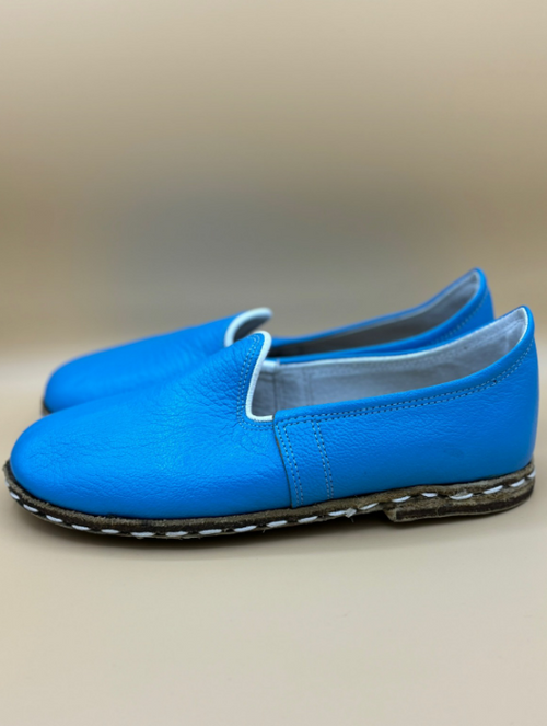 Charook Helblau – Handgefertigte Leder-Loafer in strahlendem Hellblau