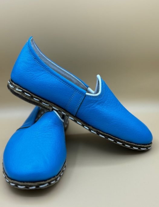 Charook Helblau – Handgefertigte Leder-Loafer in strahlendem Hellblau